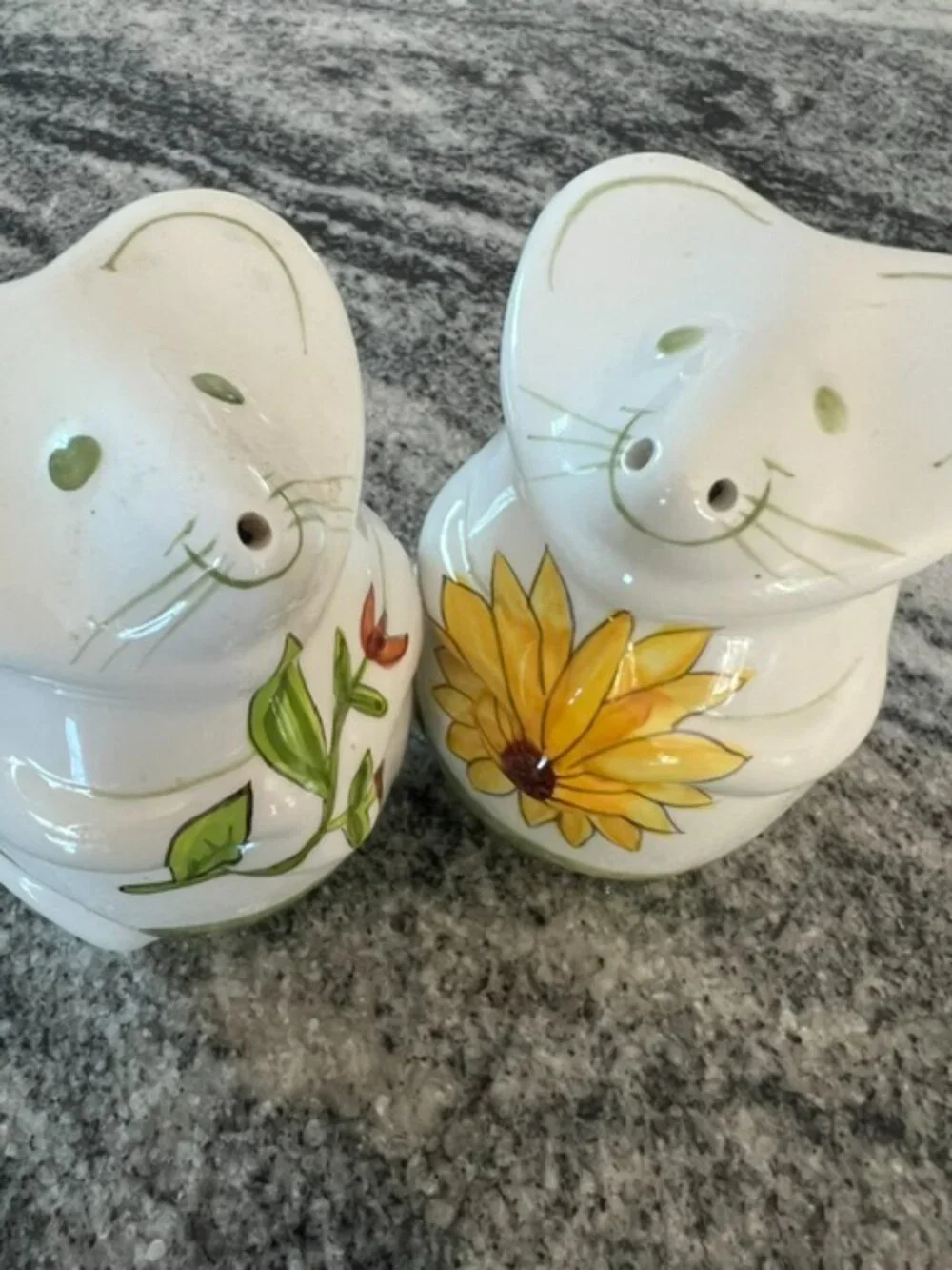 Vintage Laurie Gates‎ Ceramic Mouse Cheese Shaker Set of 2 Sunflower Flower VTG